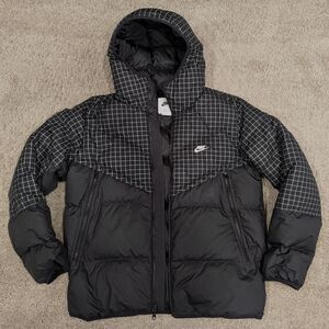 Nike Men's Black Storm-Fit Windrunner 3M Reflective Grid